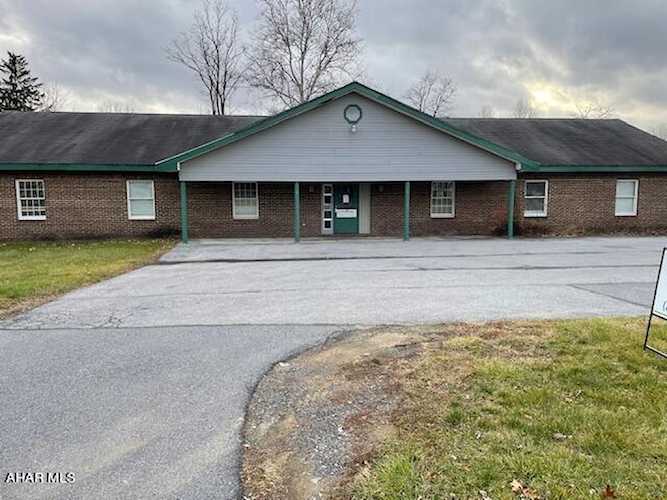 1103 N Juniata St in Hollidaysburg, PA