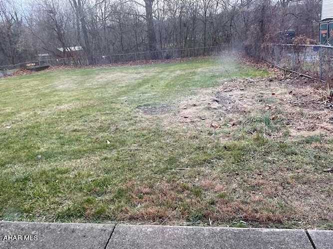 1103 N Juniata St in Hollidaysburg, PA