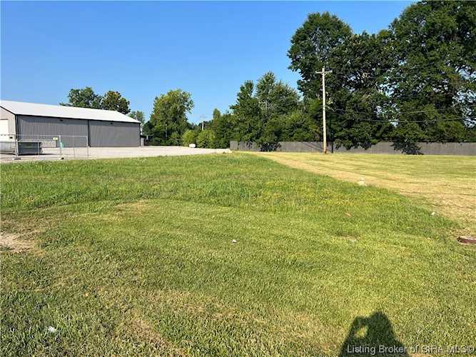 5927 Highway 31 E Clarksville, IN 47129 MLS 202405049