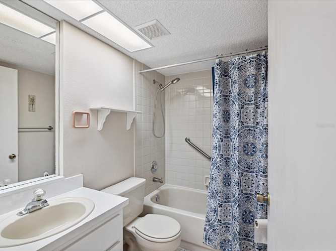 3861 Sailmaker Ln 2210 Holiday, FL 34691 MLS U8225447