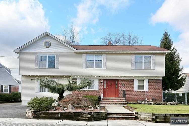 552 Duke Road New Milford, NJ 07646 MLS 24001275