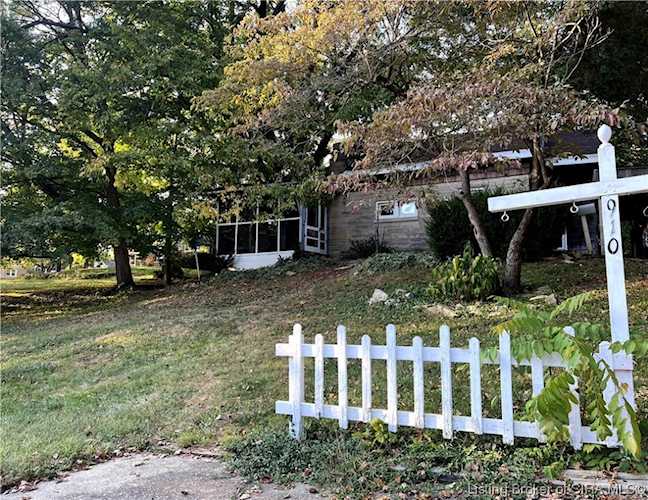 910 Capitol Blvd Corydon, IN 47112 MLS 2023010808