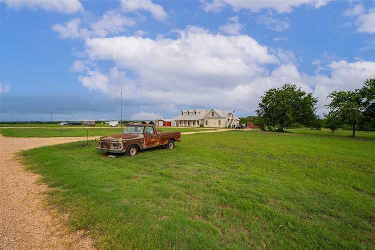 For sale 101 County Road 461 Coupland, TX farm for sale