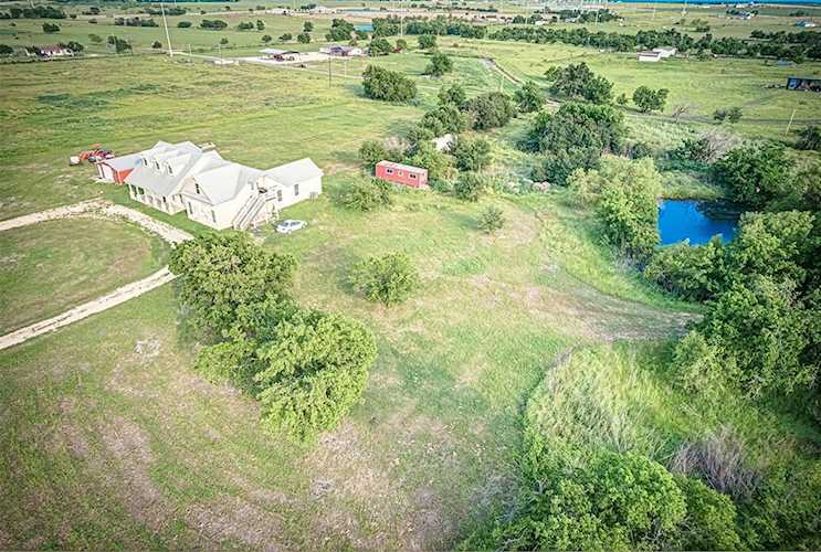 For sale 101 County Road 461 Coupland, TX farm for sale