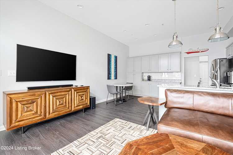 9440 Norton Commons Blvd Prospect KY 40059 condo for sale MLS 1653818