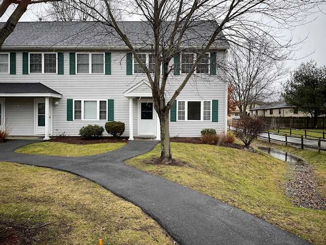 304 Lilac Meadows Way 304 Ipswich 01938 MA condo for sale 475,000