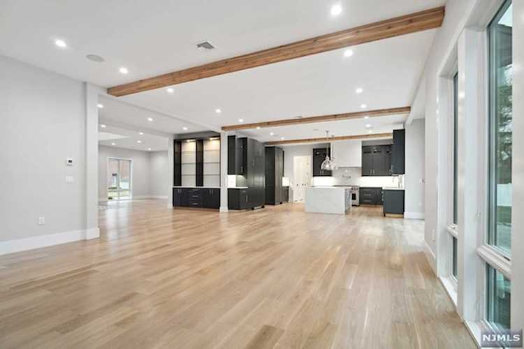 14 Laurie Drive Englewood Cliffs, NJ 07632 MLS 23014569