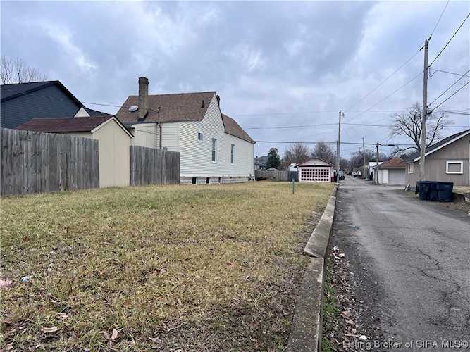 615 Thomas St New Albany, IN 47150 MLS 202405599