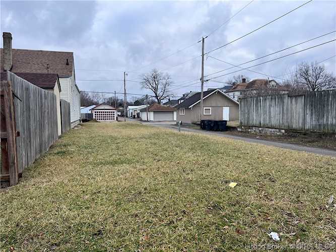 615 Thomas St New Albany, IN 47150 MLS 202405599