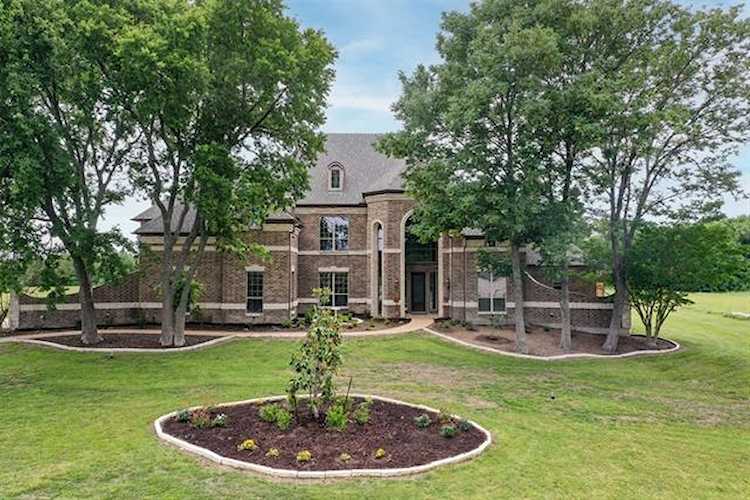 4556 Lake Breeze Drive Mckinney