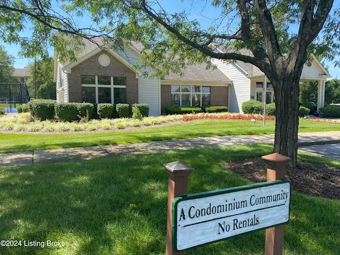 8417 Ambrosse Ln 207, Louisville, KY 40299 Windsor Gate 185,000