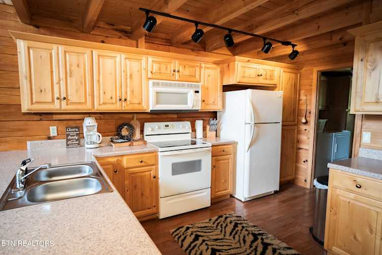 4015 Harold Witt Rd Tellico Plains, TN 37385 Hometown Realty