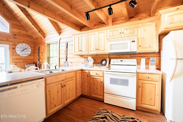 4015 Harold Witt Rd Tellico Plains, TN 37385 Hometown Realty