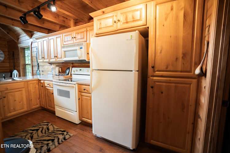 4015 Harold Witt Rd Tellico Plains, TN 37385 Hometown Realty