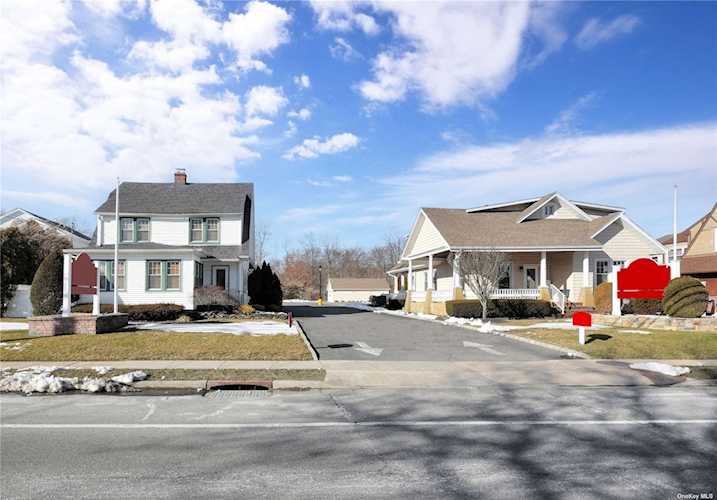Farmingdale, NY Homes for Sale - Farmingdale Real Estate