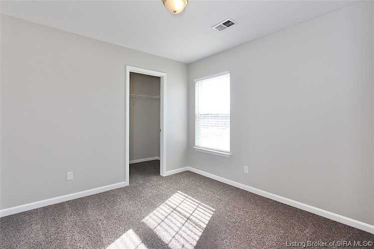 11210 Sand Lake Ct Louisville, KY 40272 MLS 202406089