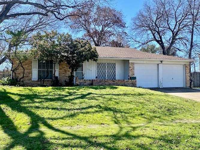 4229 Locke Avenue, Fort Worth, TX 76107