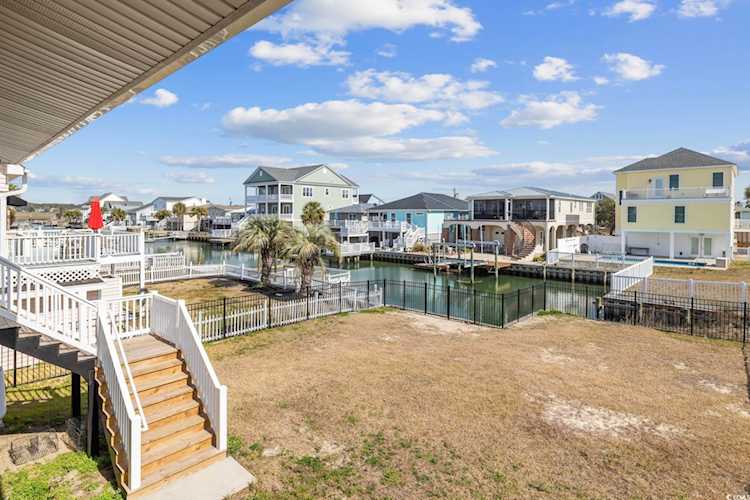 300 46th Ave. N North Myrtle Beach, SC 29582 MLS 2405255