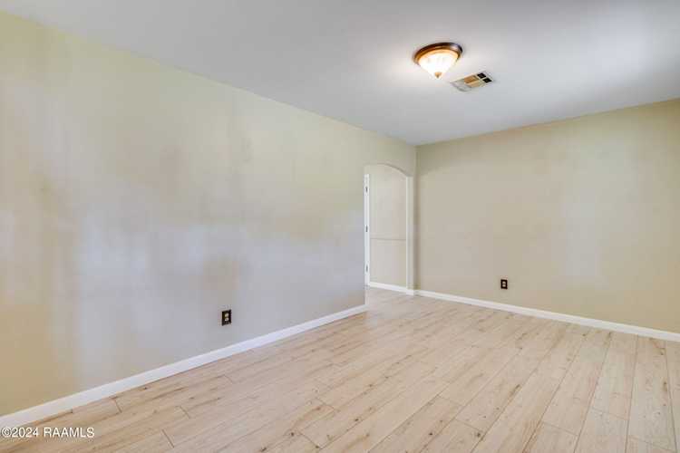 204 Lippi Boulevard Lafayette, LA 70508 MLS 24001805