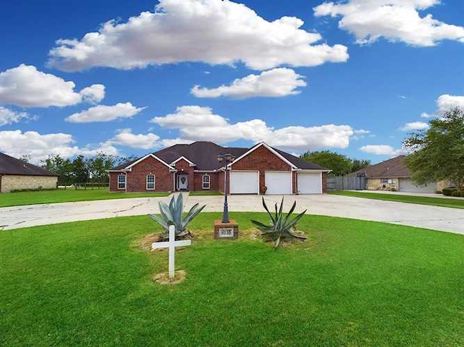 8135 Dawn Dr Beaumont TX 77705 in Grand Oaks Estates MLS