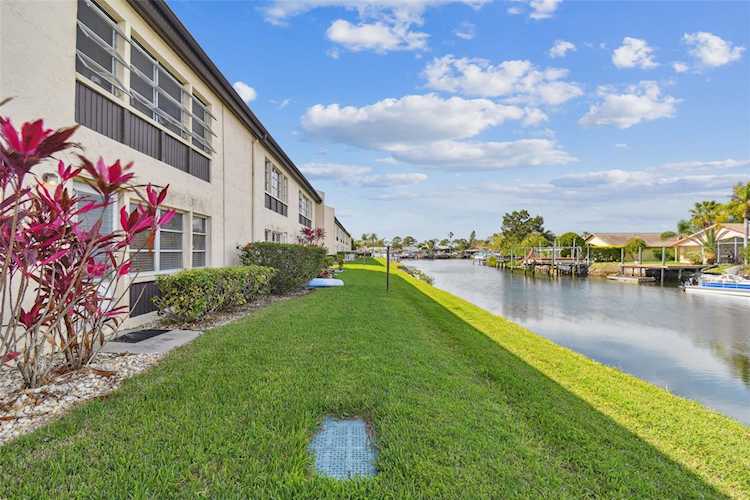 4533 Marine PARKWAY 103 New Port Richey, FL 34652 MLS T3511125