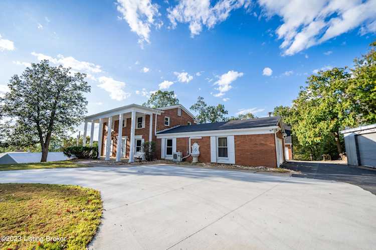 7439 Arnoldtown Rd Louisville KY 40214 MLS1647461