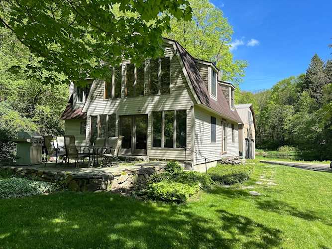 37 Painter Hill Rd Roxbury, CT 06783 | MLS 170606052