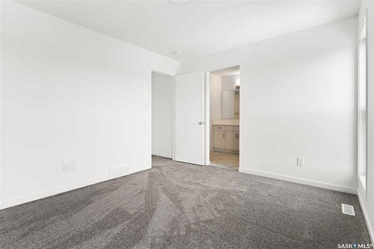 Eastbrook Home For Sale, 3082 Bellegarde Crescent, Regina, MLS SK962327