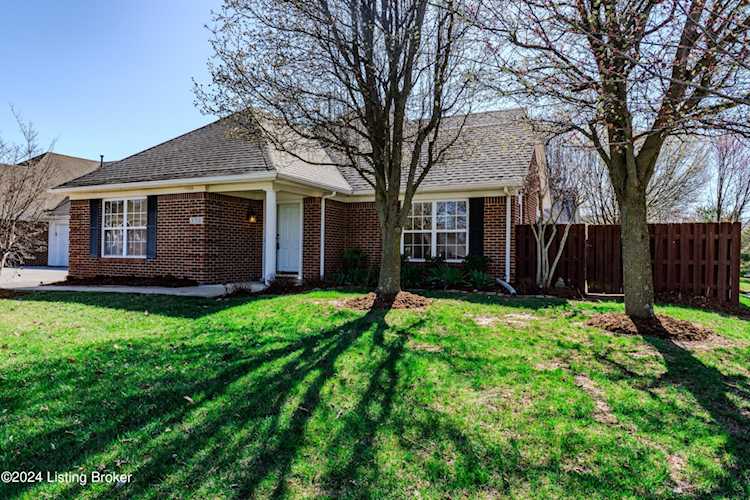 8708 Broadwood Ct Louisville, KY 40291 MLS 1656566