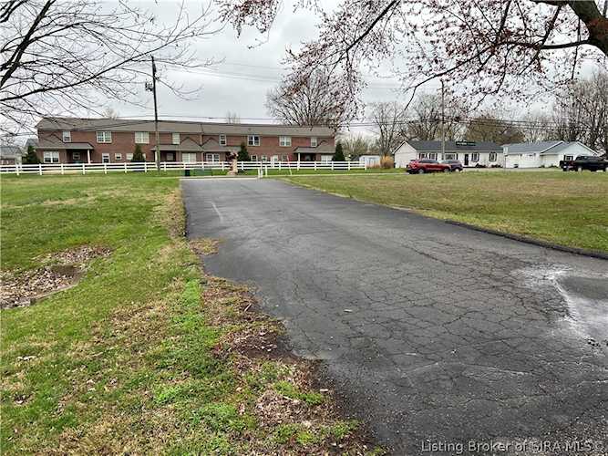 2014 Allison Ln Jeffersonville, IN 47130 MLS 202406611