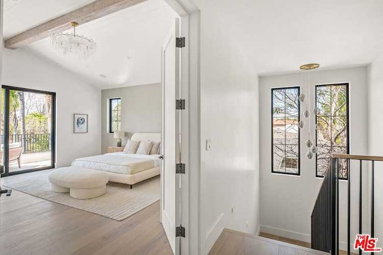 5001 Odessa Ave, Encino, CA 91436 RubyHome