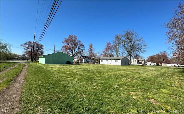 800 Railroad St Otisco, IN 47163 | MLS 202406789