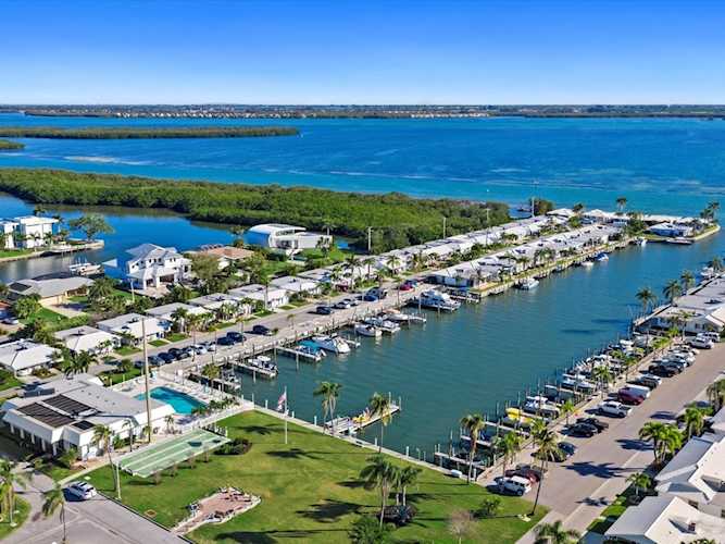563 Spanish Dr S 127 Longboat Key, FL 34228 Spanish Main Yacht