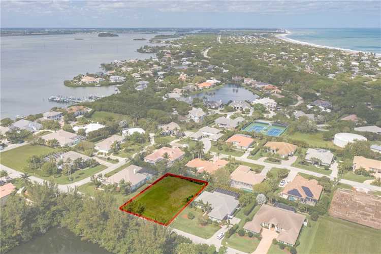 1610 Sandpointe Ln Vero Beach, FL 32963 MLS 277127