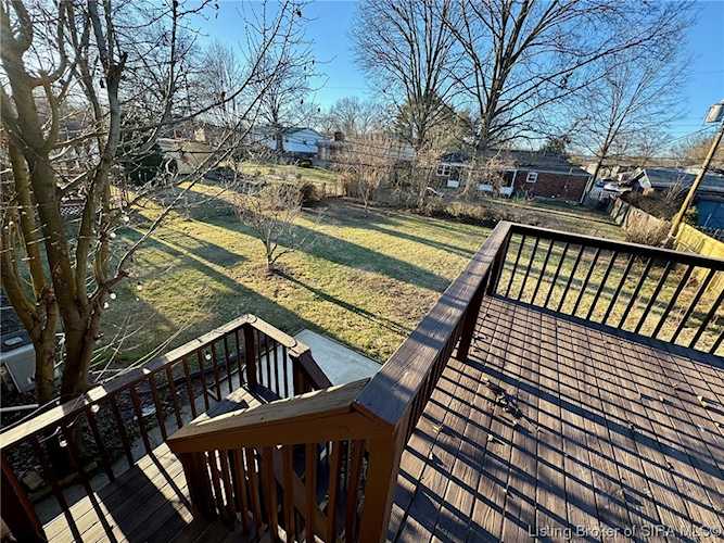 1003 Castlewood Dr New Albany, IN 47150 MLS 202405409