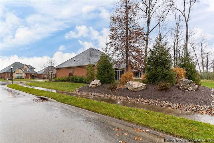 1714 Bay Hill Place Henryville, IN 47126 MLS 202405387