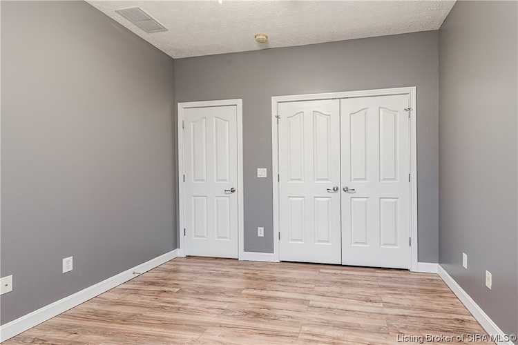 1714 Bay Hill Place Henryville, IN 47126 MLS 202405387