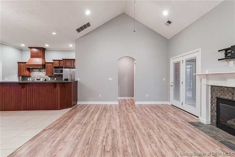 1714 Bay Hill Place Henryville, IN 47126 MLS 202405387