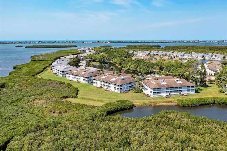 1125 Edgewater CIRCLE 13 Bradenton, FL 34209 Perico Bay Club