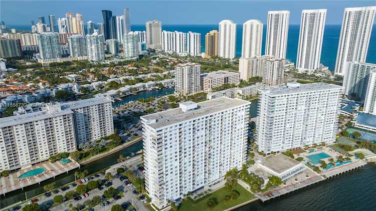 Discovering 300 Bayview Dr, Sunny Isles Beach, FL 33160: A Comprehensive Guide