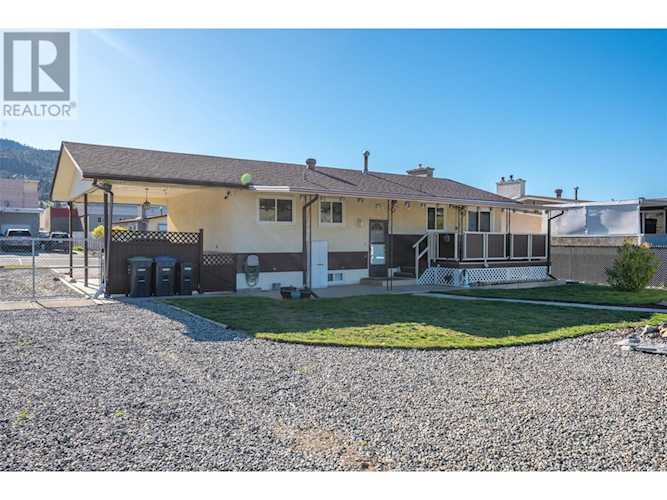 2515 Mckenzie Street Penticton, BC V2A6J1. MLS listing 10310380.