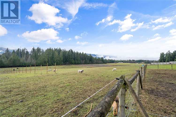 981 Pratt Road Hilliers, BC V9K1W5. MLS listing 960845VI.