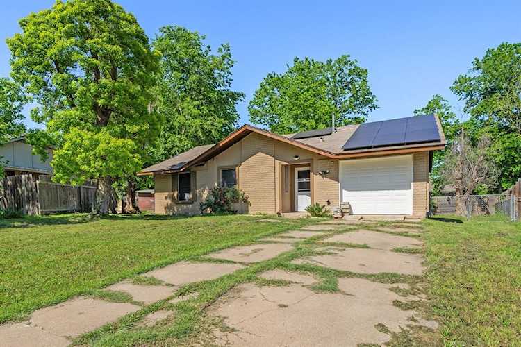 6705 Rockridge CT, Austin, TX 78744 MLS 6213280 Indian Hills Sec