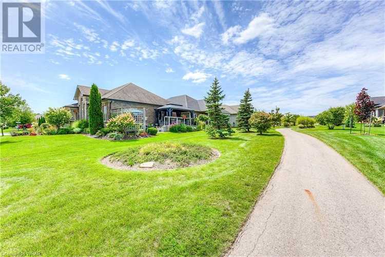 153 Stonecroft Drive, New Hamburg, ON N3A4R2 MLS 40575754 Viewhomes.ca