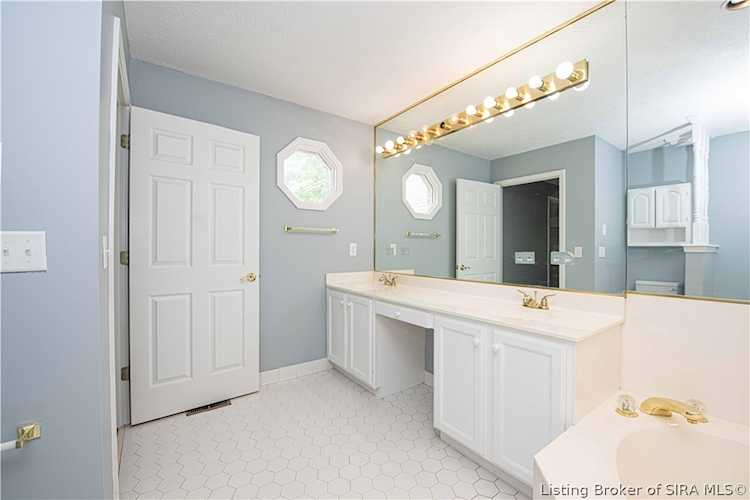 3502 Elk Pointe Blvd Jeffersonville, IN 47130 MLS 202407391