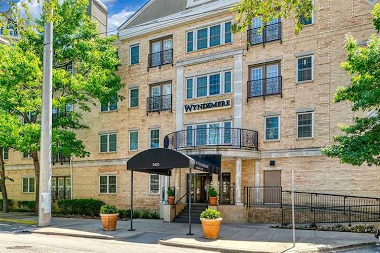 3400 Welborn Street 125 in Dallas is available for 2,600 / month