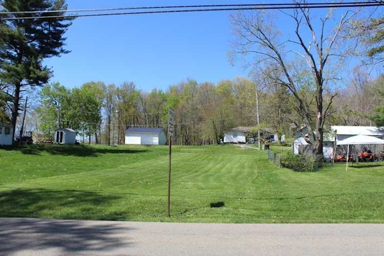 451 Mill Street Utica, OH 43080 Vision Realty Inc.