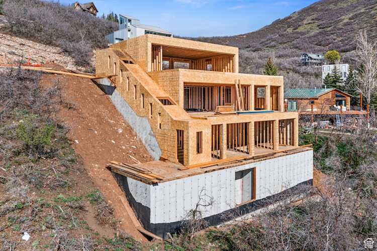 329 Bern Dr Midway, UT 84049 MLS 1995246