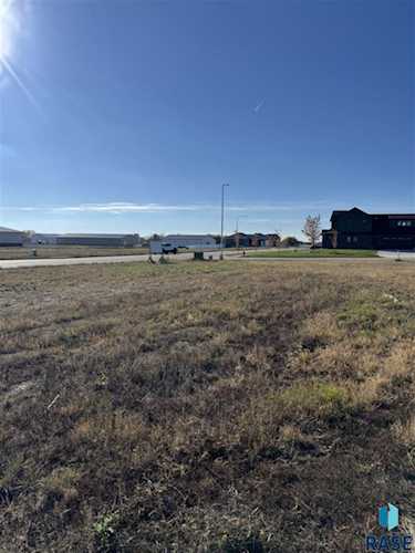 Waterfront lot at 1210 E Madison St, Tea, SD