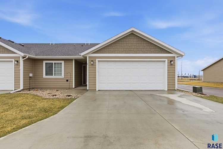 Front exterior of 1209 N Marion Rd, Sioux Falls, SD
